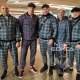 Поветкин улетел на бой в Англию в костюме из фильма Гая Ричи