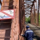 В Курске бывший железнодорожный мост признали опасным для жизни