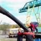 В Курске при погрузке металла получили травмы женщина и мужчина