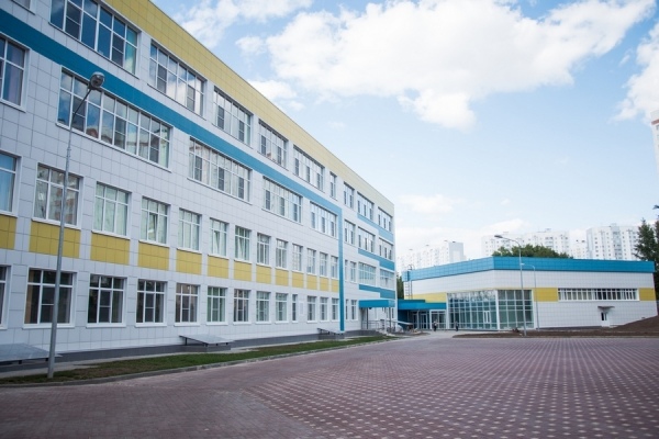 Новая школа на проспекте Вячеслава Клыкова Новая школа на проспекте Вячеслава Клыкова