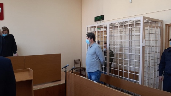 Попавшихся на взятке курских чиновников отправили под домашний арест