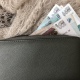 Жительница Курска во время застолья украла у знакомой кошелек