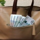 За 9 месяцев жители Курской области потратили на платные услуги 38,3 млрд рублей