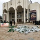 На Театральной площади в Курске устанавливают новогоднюю елку