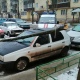 В Железногорске Курской области сук дерева рухнул на легковушку