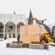 В Курске на Театральной площади собирают снег для фестиваля снежных скульптур