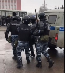 Протестная акция в Курске завершилась массовыми задержаниями