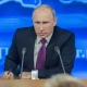 Путин поручил проверить соответствие зарплат бюджетников «майским указам»