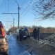 В Курске машина повисла на отбойнике Сеймского моста