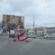 В Курске ветром на дорогу сдуло декоративный шар на площади Добролюбова