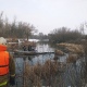 Спасатели расчищают реку рядом со школой №16 в Курске