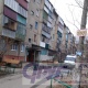 Жительница Курска, свесившись с пятого этажа, напугала прохожих