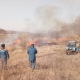 В Курске спасатели выжигают сухую траву