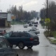 На окраине Курска в ливень тонули машины