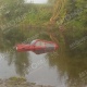 Под Курском в реке утонул автомобиль «Нива»