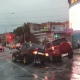 В центре Курска провалился асфальт, в ямы угодили две машины