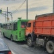 В аварии КамАЗа и дачного автобуса на объездной дороге Курска травмы получили 4 пассажира