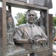 На Северном кладбище установили памятник бывшему губернатору Курской области Александру Михайлову