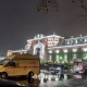 К железнодорожному вокзалу Курска съехались оперативные службы