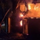 В Курске на перекрестке Суворовской и Щепкина сгорел 2-этажный жилой дом