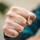 Житель Курской области угрожал убить женщину пепельницей