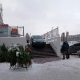 В Курске на улице Студенческой машина заехала на лестницу торгового центра