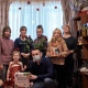 Замглавы Курска исполнил новогоднюю мечту девочки, проживающей в социальной гостиной