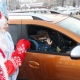 В Курске Полицейский Дед Мороз поздравил автолюбителей с Новым годом