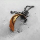 В центре Курска убегавший грабитель ювелирного магазина рассыпал золотые украшения в снег