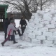 В Курской области построили из снега эскимосское иглу