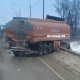 В Курской области на трассе развернуло бензовоз