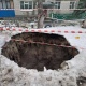 В Курске на улице Сумской восстанавливают место провала песочницы