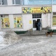 В центре Курска спецслужбы съехались к ТЦ «Маяк»