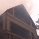 В Курске полтора часа тушили горящее здание на улице Энгельса