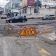 В центре Курска яму, в которую провалился троллейбус, засыпали щебенкой