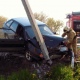 В Курской области машина вылетела с трассы и снесла столб