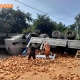 В Курске на улице Бурцевка перевернулся КамАЗ с кирпичами