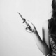 В Курске 23-летнюю девушку, ножом ударившую мать, взяли под стражу в зале суда