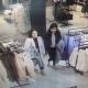 Полиция Курска разыскивает двух девушек по подозрению в краже вещей из магазина