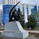 В центре Курска разваливается постамент скульптурной композиции «Спутник»