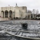 На Театральной площади Курска устанавливают новогодние инсталляции