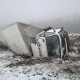 В аварии под Курском перевернулись грузовик и легковая машина