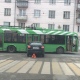 В центре Курска столкнулись троллейбус и легковушка