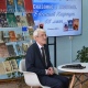 Курскому писателю Евгению Карпуку на день рождения подарили съедобную книгу