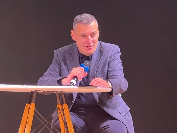 5 декабря Александр Хинштейн проведет прямую линию