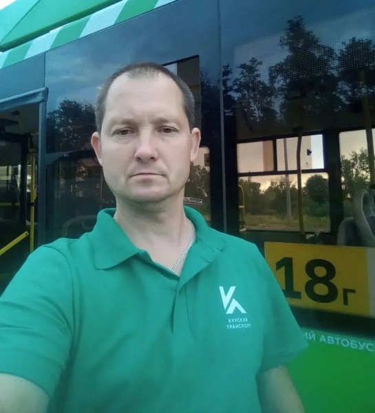 «Срочно нужна помощь» — в Курске водитель автобуса спас пассажира с эпилепсией