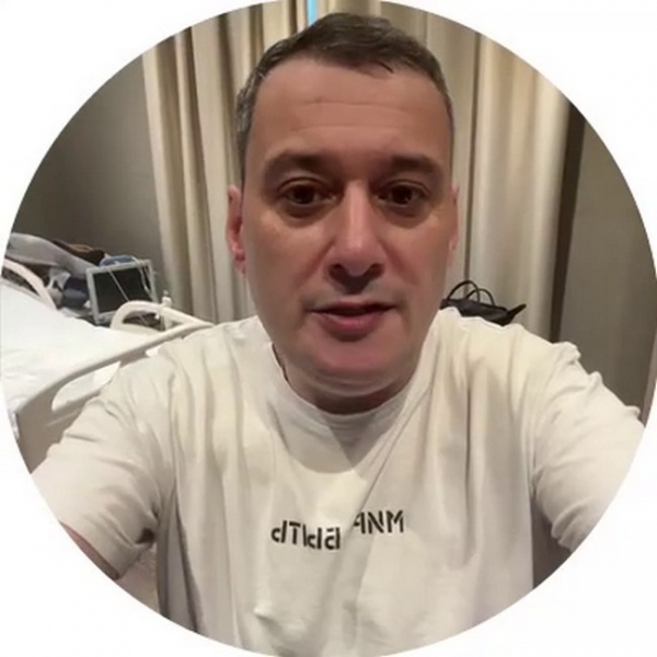 Александр Хинштейн уезжает в Москву на реабилитацию