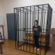 Курянка устраивала драки с женщинами в кафе, била их бутылками по голове