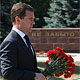 Медведев пообещал ветеранам квартиры