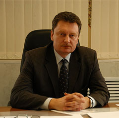 Олега Заутренникова сменил на посту Сергей Чернов Олега Заутренникова сменил на посту Сергей Чернов